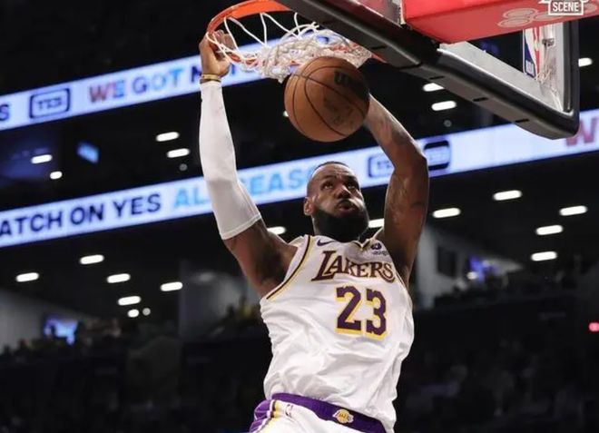 开云kaiyun体育全站娱乐 -尤文图斯训练开放日，关键时刻再遭质疑引欢呼，欧联在即，心理建设被强调的简单介绍